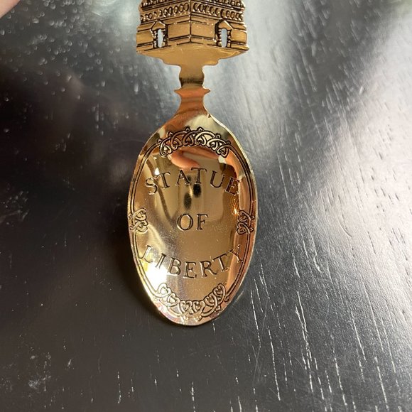 Statue of Liberty Souvenir Spoon - Picture 6 of 6